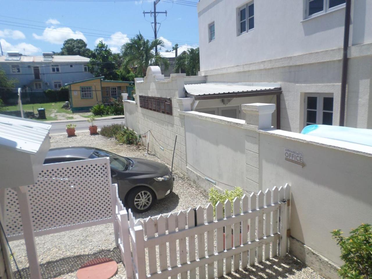 Annabelle'S Apartment Saint James Exterior photo